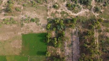 veduta aerea di kala shah kaku villaggio del punjab pakistan foto