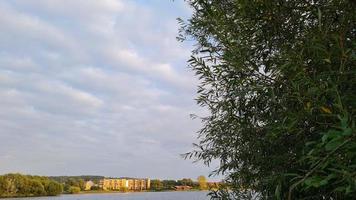 Vista sul lago caldecotte a Milton Keynes, Inghilterra foto