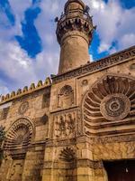 antica moschea aqmar a cairo, egitto foto