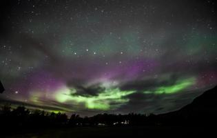 aurora boreale sull'Islanda foto