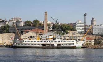 cantiere navale di halic nella città di istanbul foto