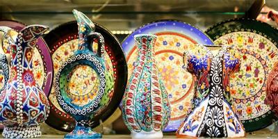 ceramiche turche nel grand bazaar, istanbul, turchia foto