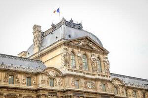 museo del louvre a parigi città foto