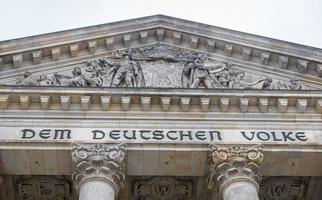 parlamento tedesco, edificio del reichstag a berlino, germania foto