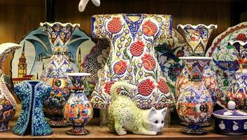 ceramiche turche nel grand bazaar, istanbul, turchia foto