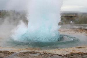 Strokkur geysir in Islanda foto