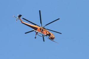 elicottero antincendio arancione foto