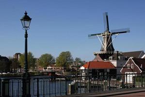 scena di strada ad haarlem, nei Paesi Bassi foto