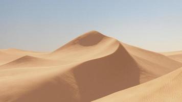 bellissimo paesaggio delle montagne delle dune del deserto con il cielo di nuvole luminose. sfondo della natura minimo. blu arancio. foto