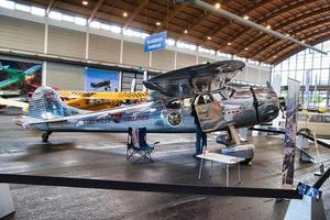 friedrichshafen - maggio 2019 silver plane cessna 195 business liner 1949 al motorworld classics bodensee l'11 maggio 2019 a friedrichshafen, germania foto