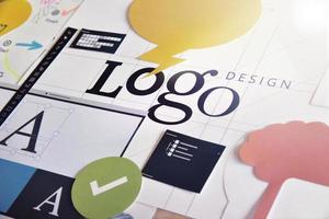 design del logo. concetto per sito Web e banner mobile, internet marketing, social media e networking, branding, materiale di marketing. foto