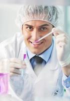 persone di ricerca e scienza in laboratorio foto