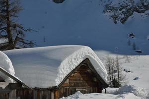 natura invernale di montagna foto