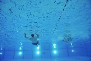 piscina sott'acqua foto