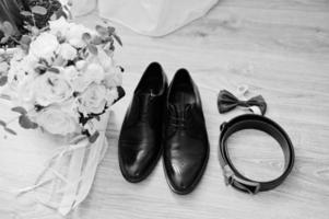 primo piano di accessori per lo sposo. dettagli del matrimonio. lo stile dell'uomo. foto