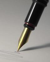 punta della penna stilografica dorata