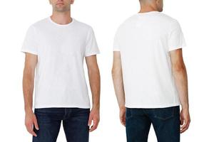 t-shirt su un uomo, isolata su uno sfondo bianco, copia lo spazio foto