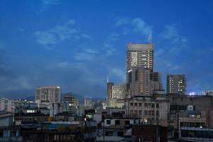 vista notturna di jongno 3-ga, seoul, corea foto