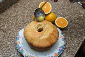 torta all'arancia fatta in casa foto