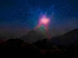 galassia della Via Lattea. fotografia a lunga esposizione. con grano foto