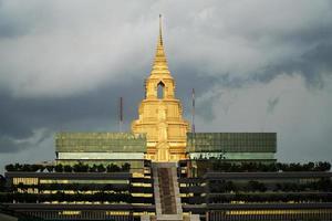 nuova sede del parlamento della thailandia, il nuovo attraente punto di riferimento della capitale. foto