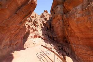 eilat israele 11 novembre 2020. rocce nel parco di timra nel sud del deserto di arava in israele. foto