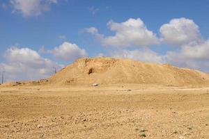 montagne e rocce nel deserto della Giudea nel territorio di Israele. foto