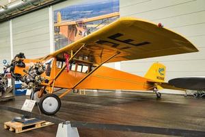 friedrichshafen - Maggio 2019 arancia aereo fare la riverenza pettirosso j-1 1929 a mondo dei motori classici bodensee su Maggio 11, 2019 nel friedrichshafen, Germania foto