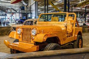 sinsheim, Germania - Mai 2022 di legno camionetta cj-7 foto