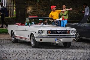 Fulda, Germania - Maggio 2013 1965 guado mustang convertibile cabrio retrò auto su Maggio 9, 2013 nel Fulda, Germania foto