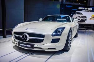 mosca, russia - agosto 2012 mercedes-benz sls amg coupé c197 presentata in anteprima mondiale al 16° salone internazionale dell'automobile di mias mosca il 30 agosto 2012 a mosca, russia foto