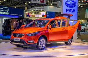 mosca - agosto 2016 faw d60 presentato al mias moscow international automobile salon il 20 agosto 2016 a mosca, russia foto