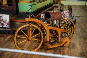 sinsheim, Germania - Mai 2022 di legno motocicletta motociclo daimler equitazione carro foto