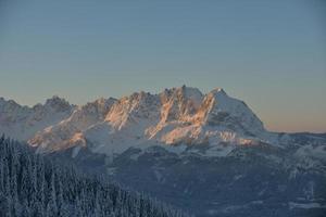 paesaggio invernale di montagna foto