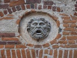 antico maschera a ricetto medievale villaggio nel candelo foto