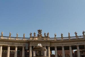 edifici in vaticano, la santa sede a roma, italia. parte della basilica di san pietro. foto