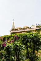 costruzione di rovine e antiche colonne a roma, italia foto