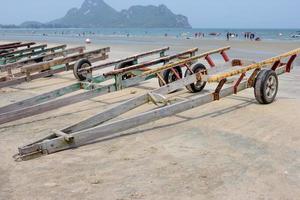 trailer per Barche su il spiaggia foto