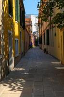 a piedi il strade di Venezia foto