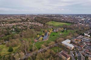 aereo Visualizza alto angolo metraggio di guerra pubblico parco a luton città di Inghilterra UK foto