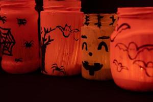 dipinto vaso decorazione per Halloween, figli di mestieri per il Halloween vacanza. foto