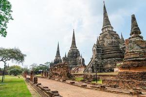 wat phra sri sanphet tempio nel distretto del parco storico di sukhothai, un sito del patrimonio mondiale dell'unesco in thailandia foto