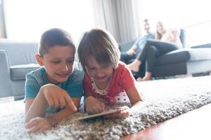 coppia la spesa tempo con bambini foto