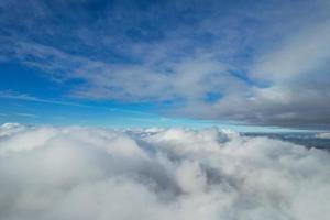 maggior parte bellissimo aereo Visualizza di nuvole nel il mattina foto