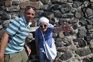 contento giovane coppia turisti nel Grecia foto