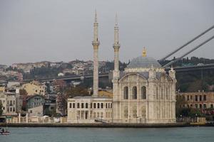 moschea ortakoy a istanbul foto