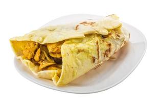 shawarma su il piatto e bianca sfondo foto