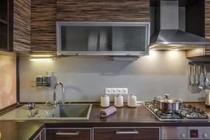 interno di il moderno lusso cucina nel studio appartamenti nel minimalista stile foto