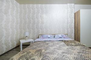 interno di moderno lusso Camera da letto nel studio appartamenti nel leggero colore stile foto