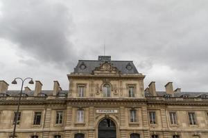 edificio storico a parigi francia foto